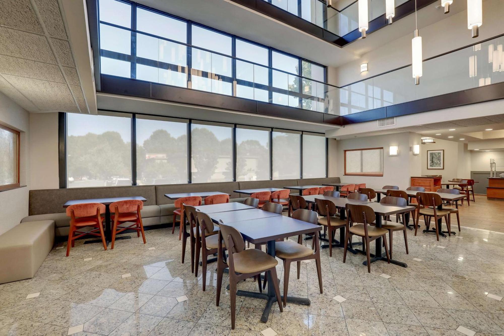 Drury Inn & Suites Charlotte University Place Exterior photo