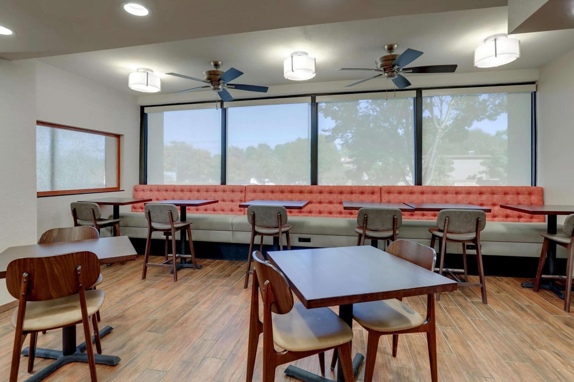 Drury Inn & Suites Charlotte University Place Exterior photo