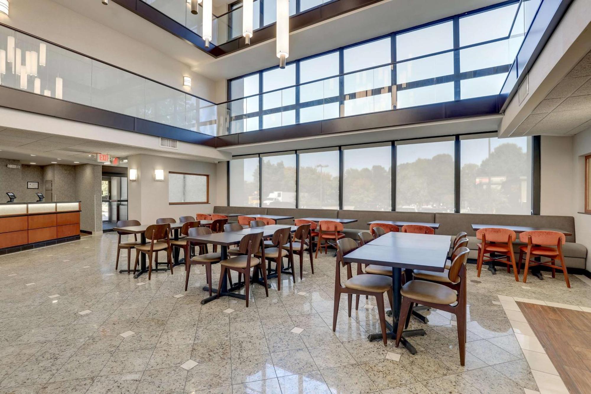 Drury Inn & Suites Charlotte University Place Exterior photo
